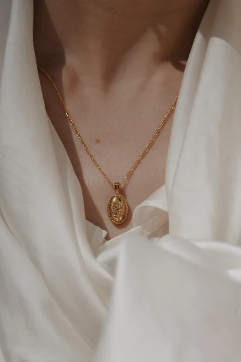Forget-Me-Not Oval Cremains Urn Necklace — product image 13