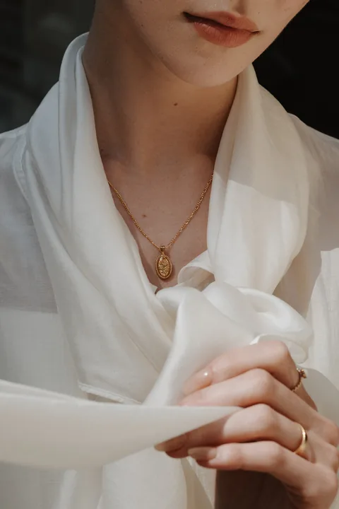 Forget-Me-Not Oval Cremains Urn Necklace — product image 10