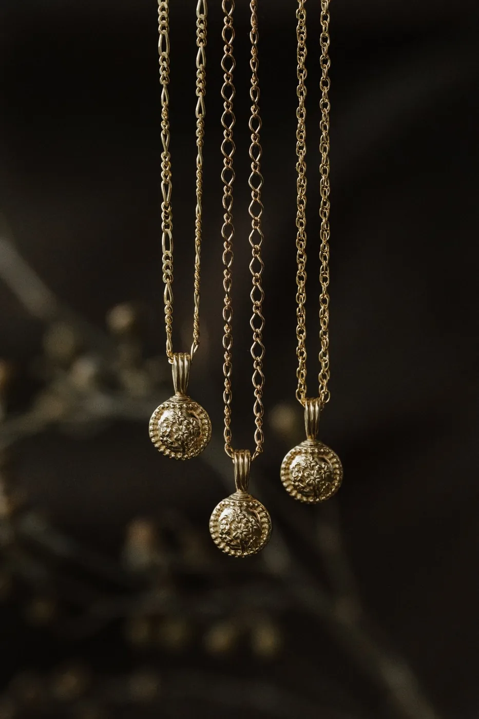 Forget-Me-Not Circle Cremains Urn Necklace - Solid Gold — product image 3