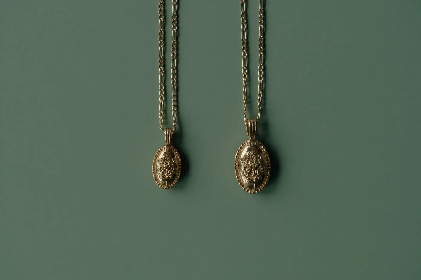 Forget-Me-Not Oval Cremains Urn Necklace — product image 8